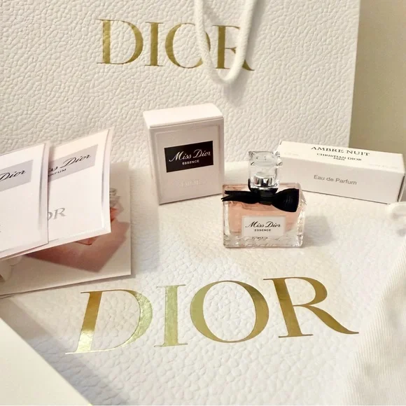 Dior Miss Dior Essence Mini Eau de Parfum with other Dior samples - Picture 2 of 5